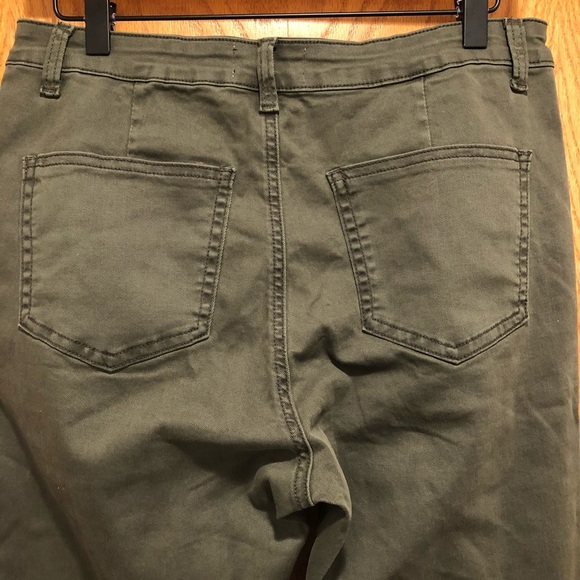 Listicle SUPER FLARE size Medium (24-26) pants. - Picture 6 of 11